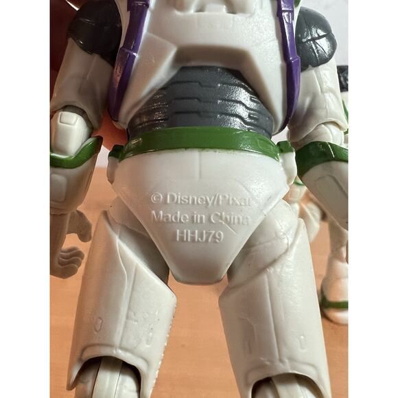 Disney Pixar Buzz Lightyear And Izzy Hawthorne Space Ranger Action Figures 5” - Picture 7 of 8